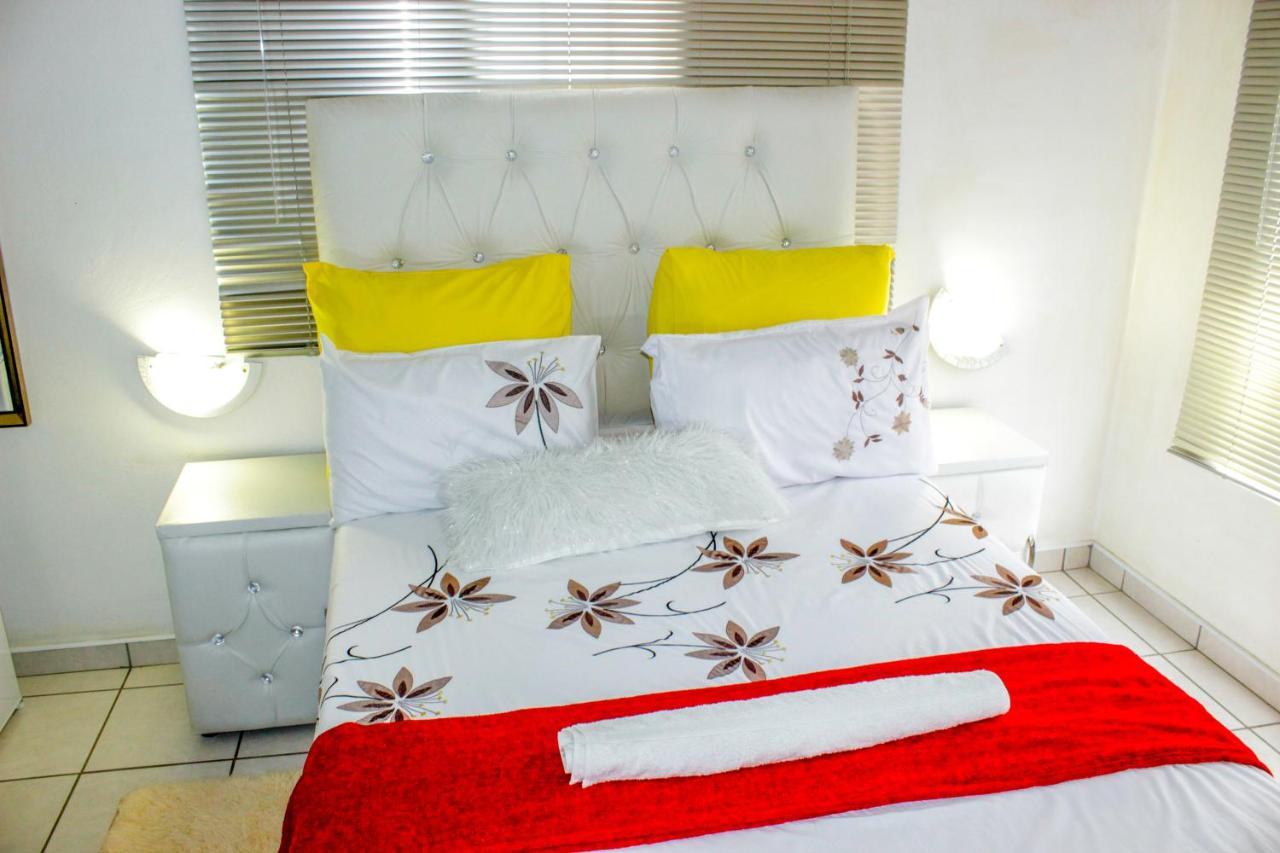 Motseleng Guest House Palapye Exterior photo